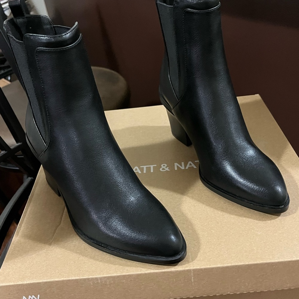 Matt and Nat new boot.